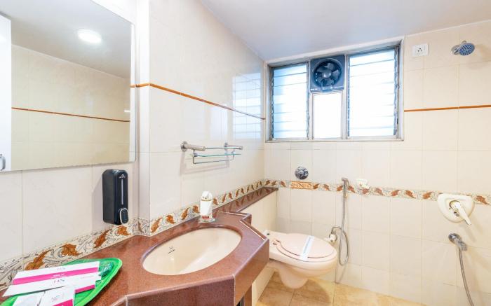 Airy 2 Bedrooms near Bandra Kurla Complex 