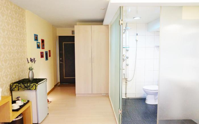 Ximending 6-8 people  home 
