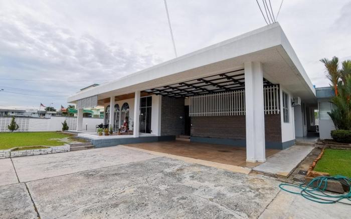 KK Spacious Bungalow