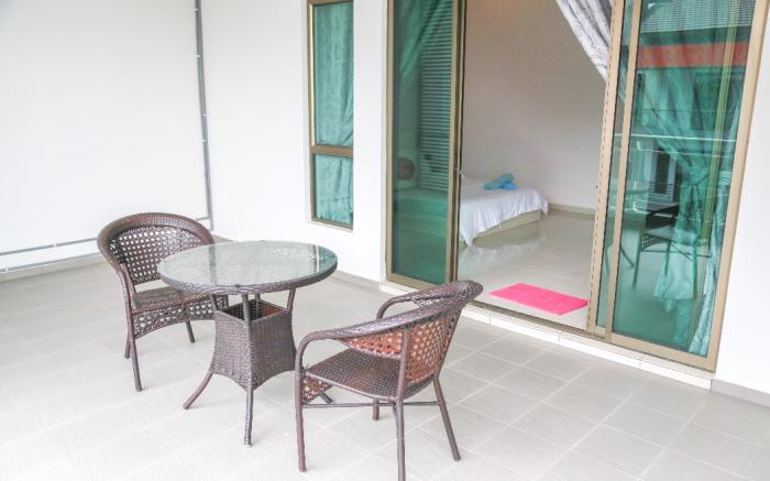 Modern Home/ 5 mins Jonker&Encore Mlk/sleep 24pax