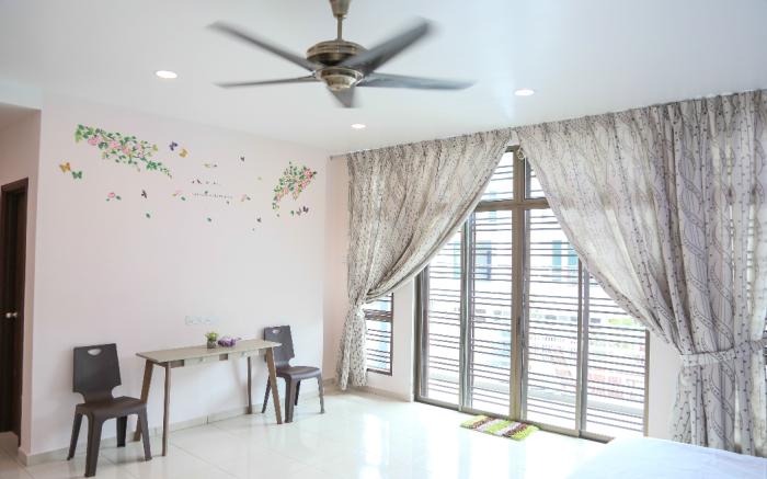 Modern Home/ 5 mins Jonker&Encore Mlk/sleep 24pax
