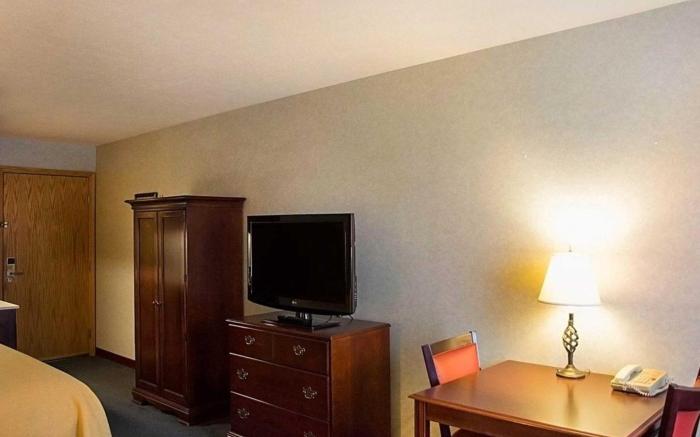 Quality Inn & Suites Cincinnati I-275