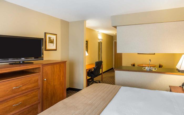 Quality Inn & Suites On The River