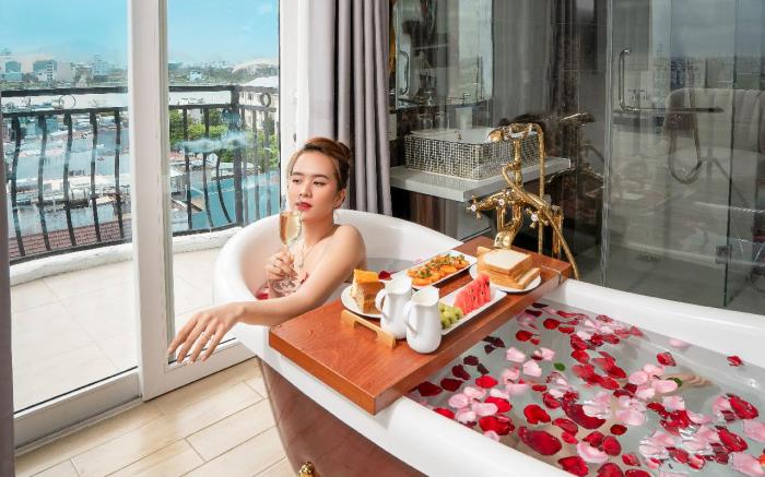 RHM Luxury Hotel And Suite