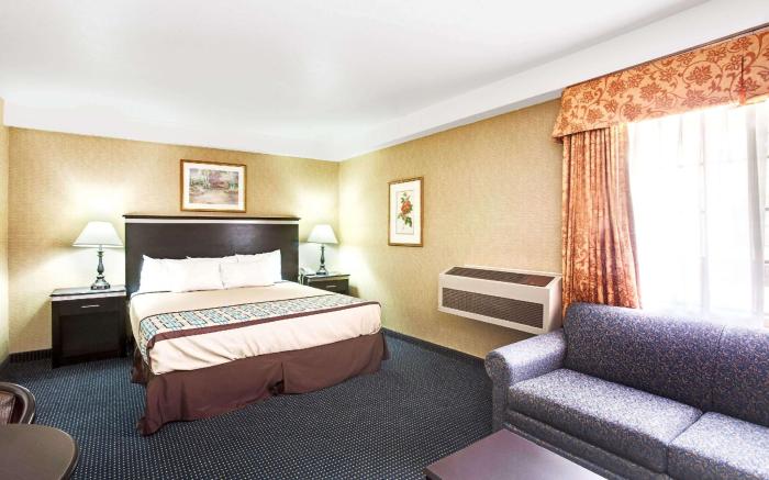 Days Inn & Suites by Wyndham Artesia