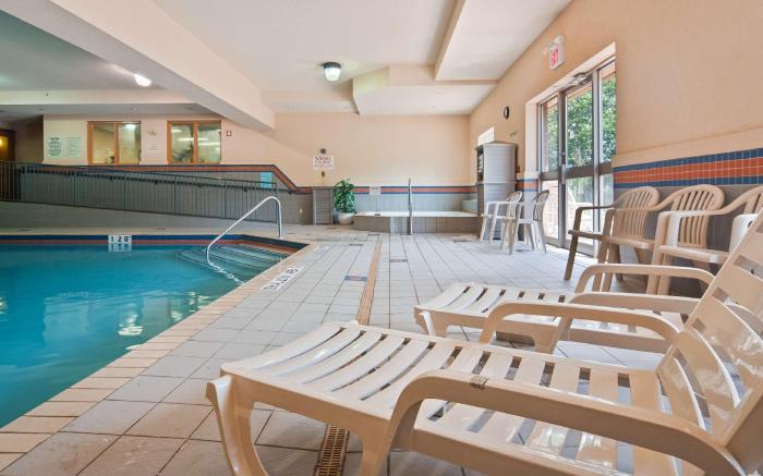 Best Western Plus Burlington Inn and Suites