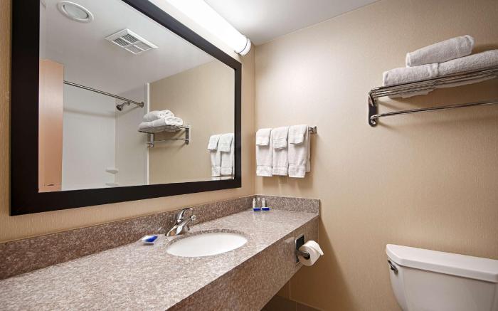 Best Western Plus Burlington Inn & Suites