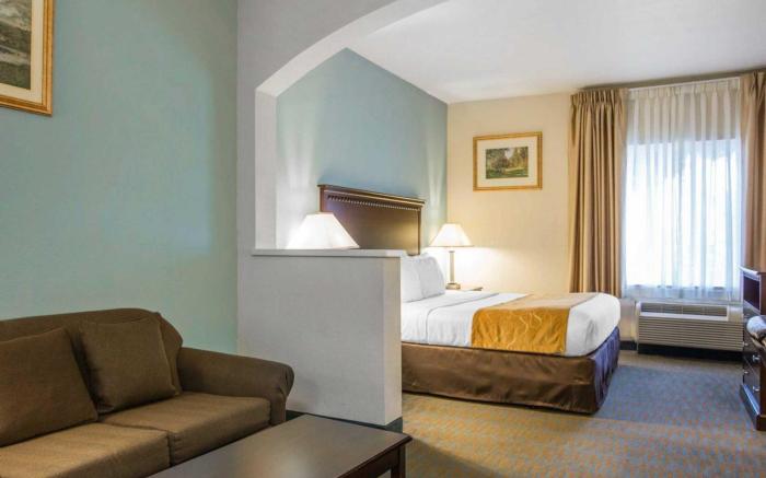 Comfort Suites