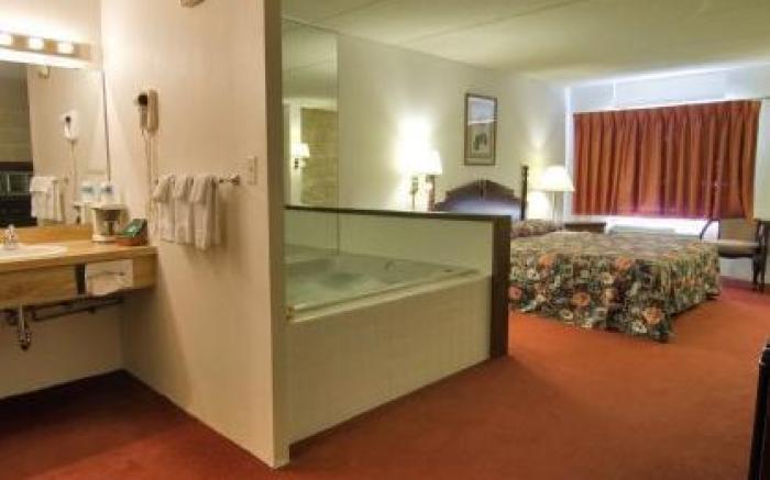 Voyageur Inn and Conference Center