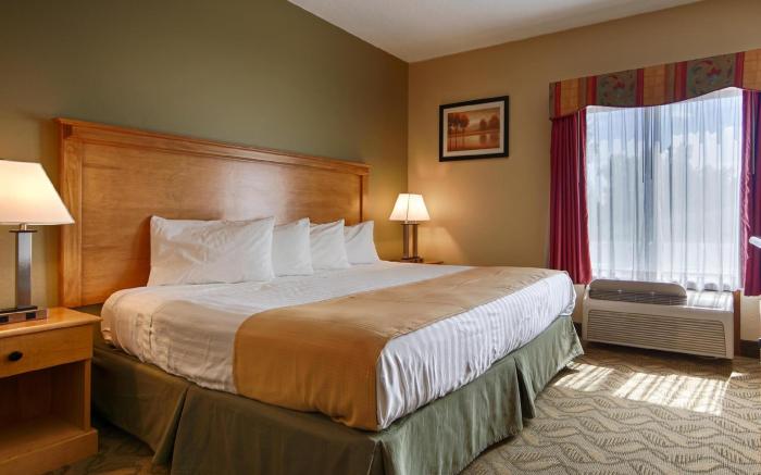 Best Western Crossroads Inn