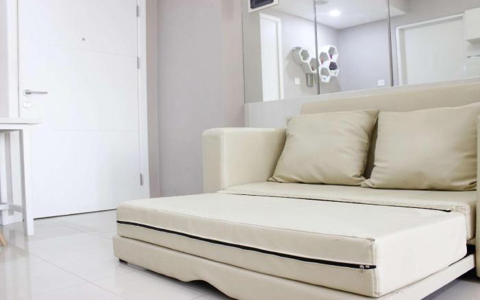 Luxurious 1BR @ Parahyangan Residence By Travelio