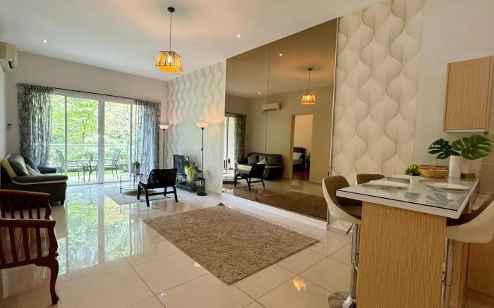 Condo Retreat Lakeside Ground Unit 