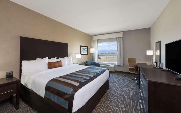 Hawthorn Suites by Wyndham Williamsville Buffalo Airport