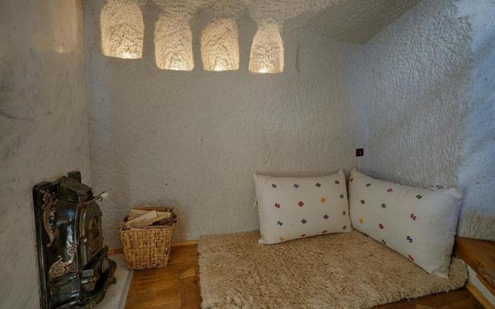 Artemis Cave Suites - Adults Only