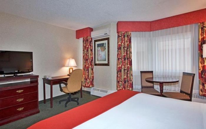 Holiday Inn Express Red Deer By IHG
