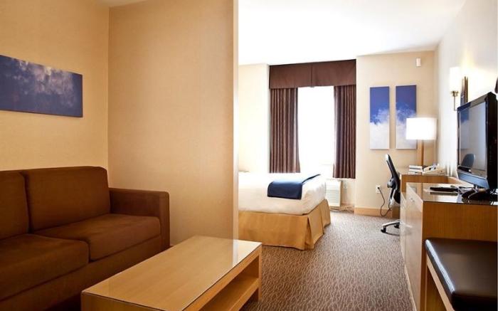 Holiday Inn Express-Langley By IHG