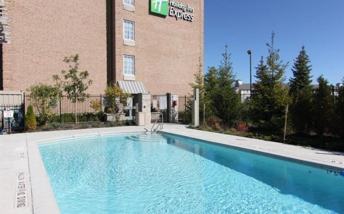 Holiday Inn Express Whitby Oshawa By IHG