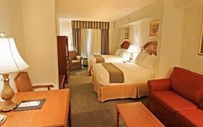 Holiday Inn Express Hotel & Suites Emporia By IHG