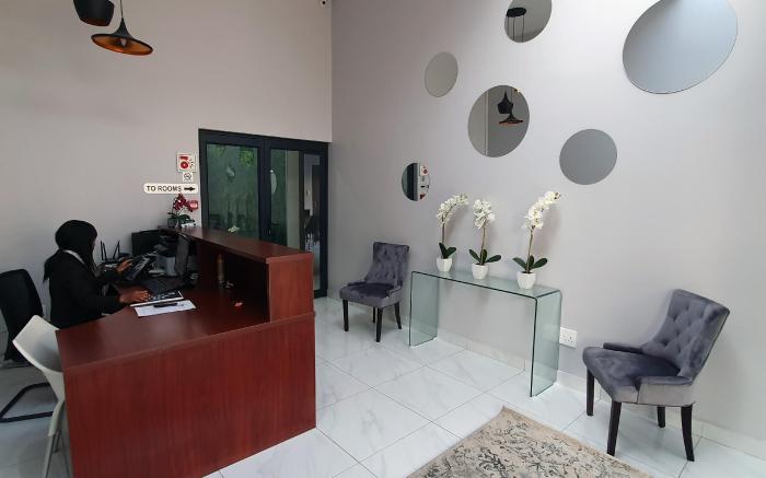 La Orchard Hotel