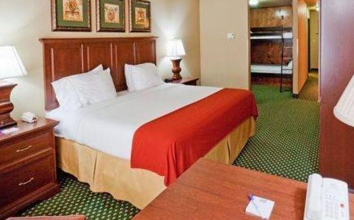 Holiday Inn Express Hotel & Suites Tulsa South Broken Arrow Highway 51 By IHG