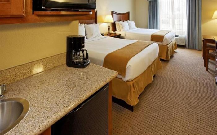 Holiday Inn Express Hotel & Suites Mansfield By IHG