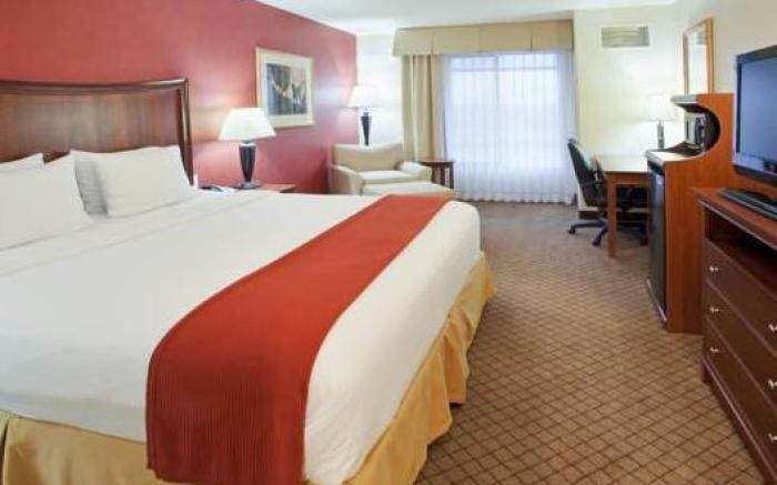 Holiday Inn Express Hotel & Suites Lincoln-Roseville Area By IHG