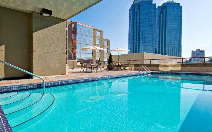 Holiday Inn Express Vancouver-Metrotown (Burnaby) By IHG