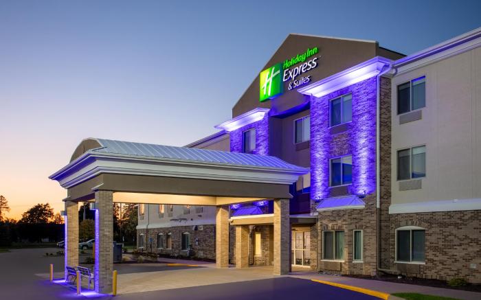 Holiday Inn Express Hotel And Suites Clinton By IHG