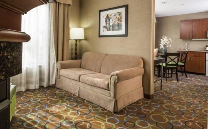 Holiday Inn Express Hotel & Suites Manchester - Airport By IHG