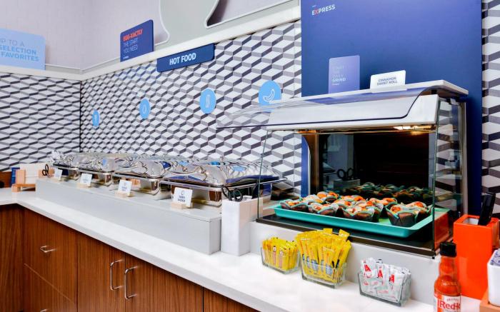 Holiday Inn Express Hotel and Suites Cincinnati - Mason By IHG