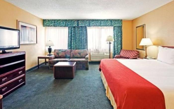 Holiday Inn Express Hotel Fort Campbell-Oak Grove By IHG