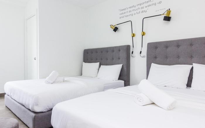 Z Hotel Ara Damansara, LRT, Mall, Airport
