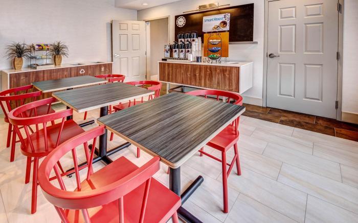 Holiday Inn Express Woodbridge By IHG