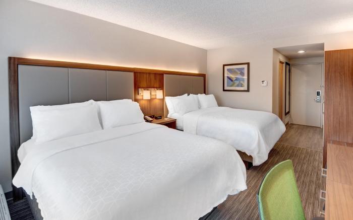 Holiday Inn Express & Suites West Long Branch - Eatontown By IHG
