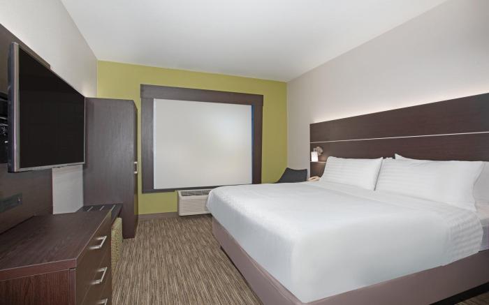 Holiday Inn Express Hotel & Suites Longmont By IHG