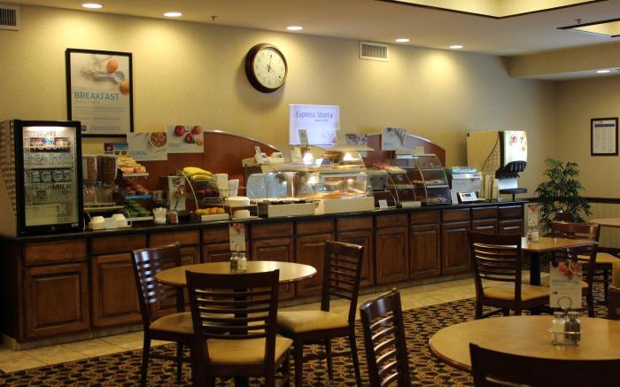 Holiday Inn Express Hotel & Suites Center By IHG
