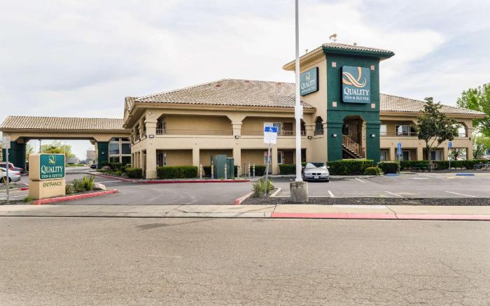 Quality Inn & Suites Lathrop