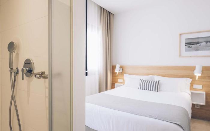 AYA Seahotel