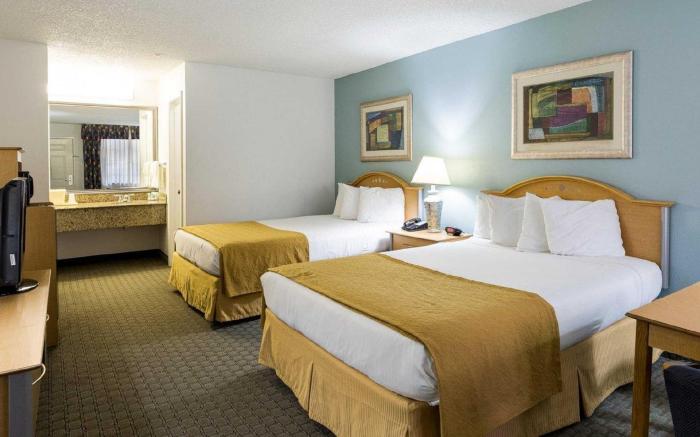 Quality Inn Clute Freeport