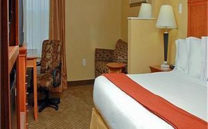 Holiday Inn Express Hurricane Mills Waverly By IHG