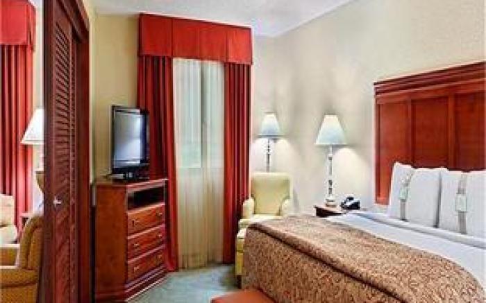 Holiday Inn Express Dallas Market Center By IHG