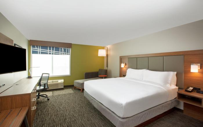 Holiday Inn Express Hotel & Suites Norfolk By IHG