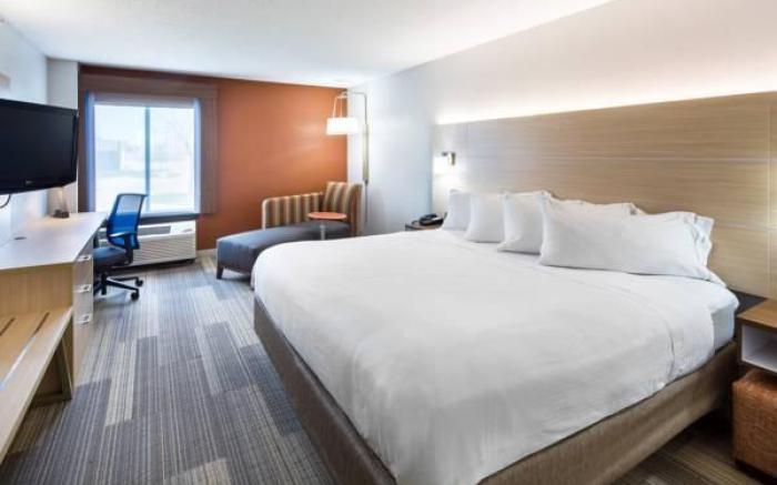 Holiday Inn Express Cedar Rapids - Collins Road By IHG