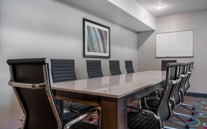 Holiday Inn Express Hotel & Suites Ames By IHG
