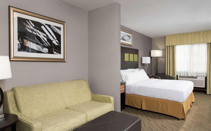 Holiday Inn Express Hotel & Suites Danville By IHG