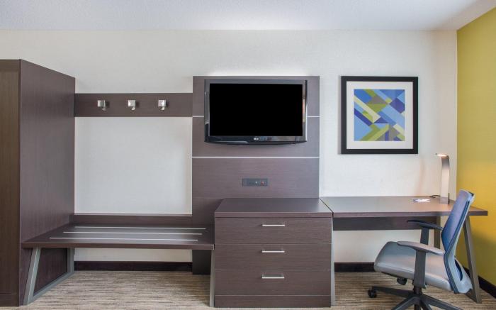 Holiday Inn Express Hotel & Suites Boston - Marlboro By IHG