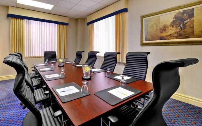Four Points by Sheraton St. Catharines Niagara Suites