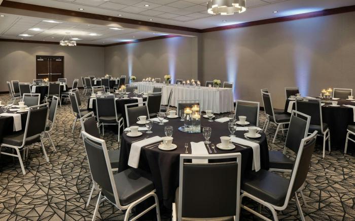 Delta Hotels Milwaukee Northwest