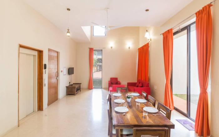 StayVista's Greenwoods Villa 8 - City-Center Villa with Private Pool, Terrace, Lift & Ping-Pong Tabl