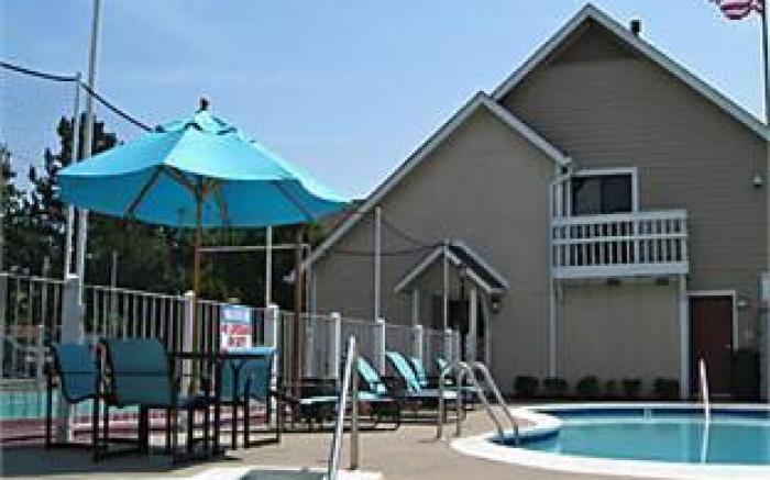 Value Suites Extended Stay - St Louis